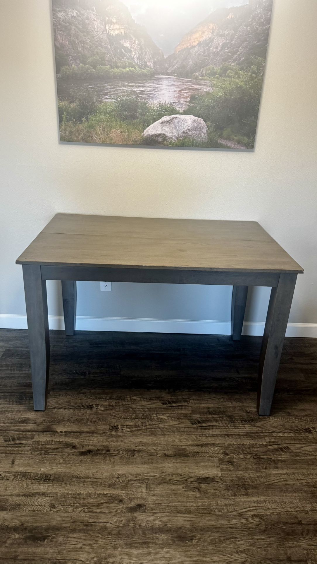Solid Oak kitchen Table (expandable)  - Like New