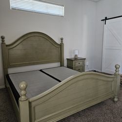 Olive Green Heavy Wood King Bedroom Set