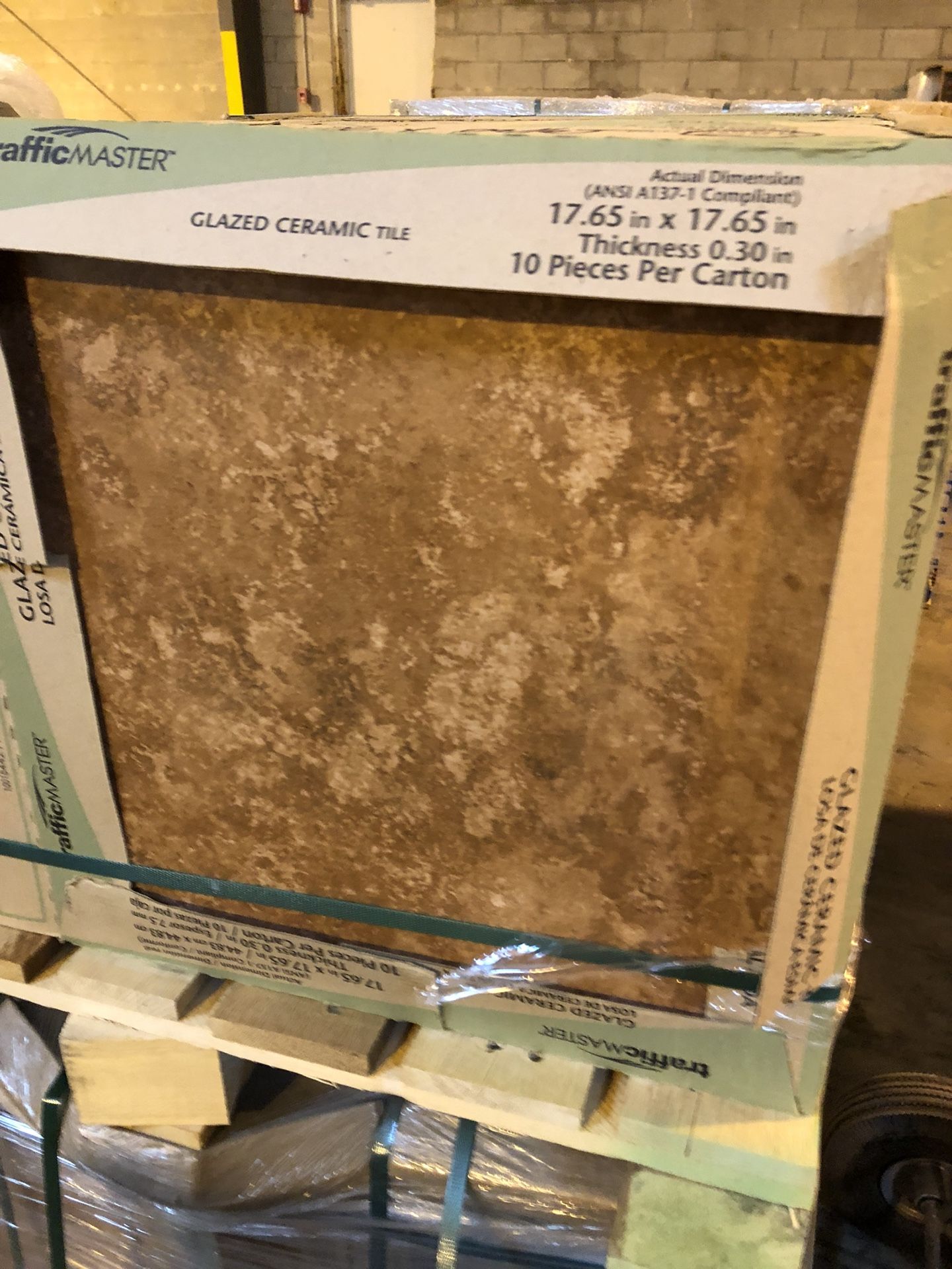 Piso Cerámica $10 la caja o $200 el palet / Ceramic floor $10 each box or $200 the pallet