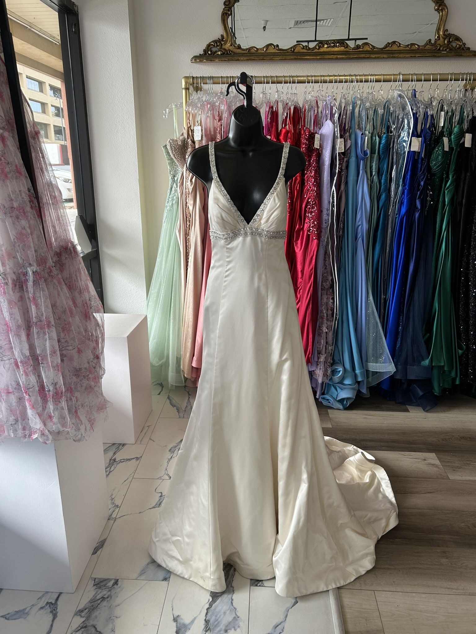 Stunning New Wedding Dress Size 10
