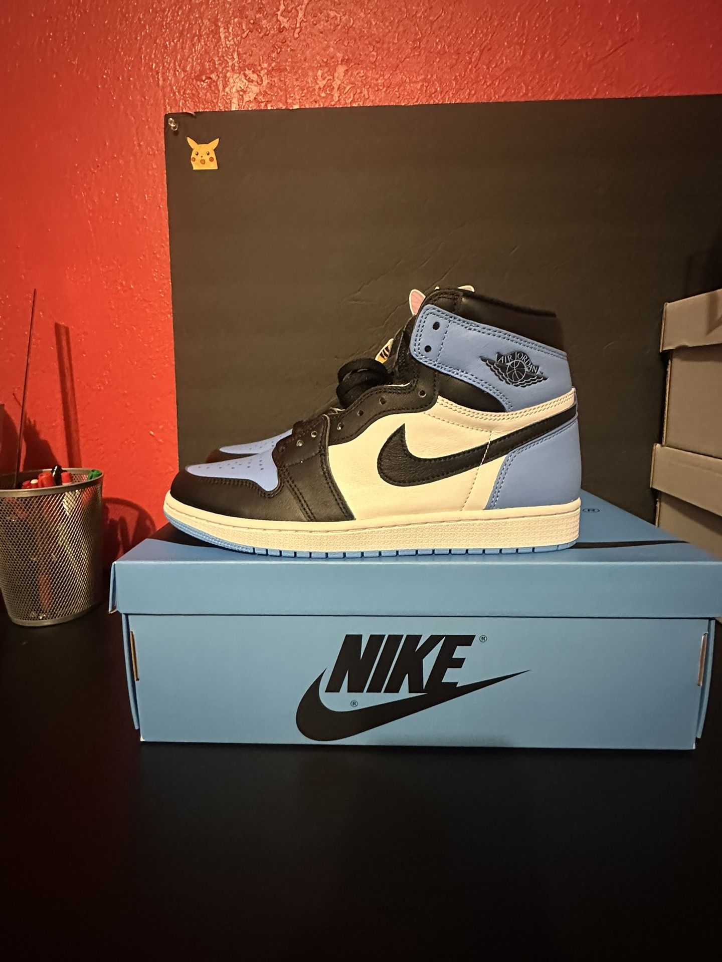 Air Jordan 1 Unc Toe
