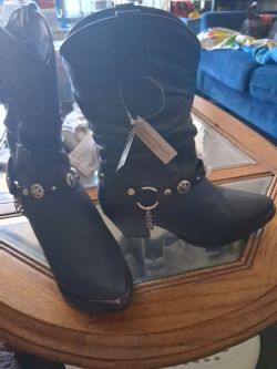 Blk.Dingo boots size 9