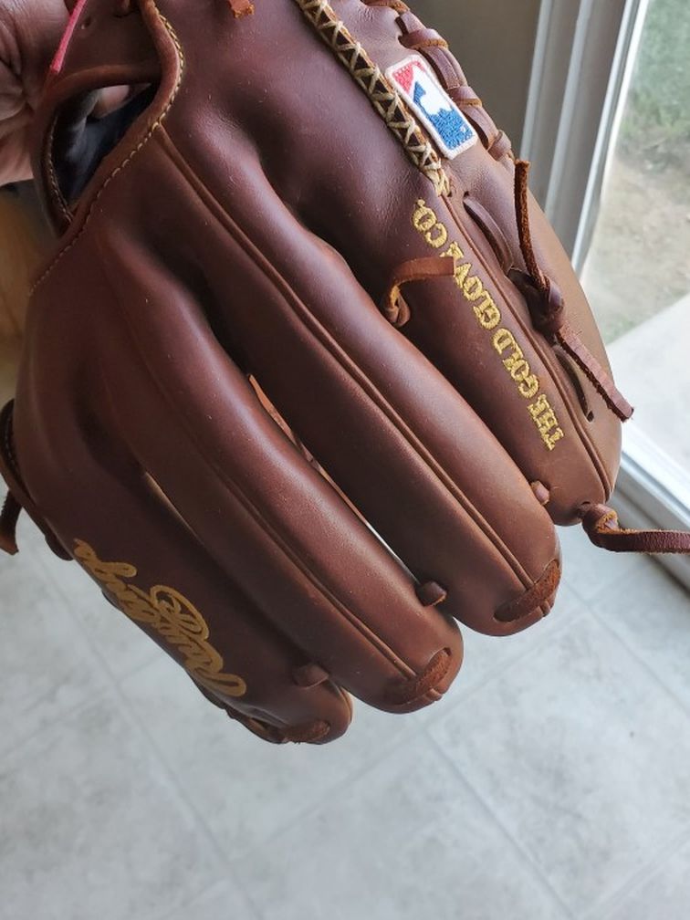 Pitcher Glove