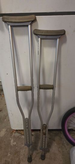 Crutches for adult