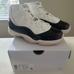 Women’s Jordan 11 Neapolitan, Size 7.5