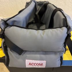 Dog carrier/car seat