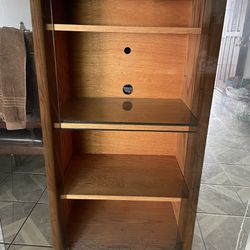 Oak Stereo/TV Stand With Wheels 