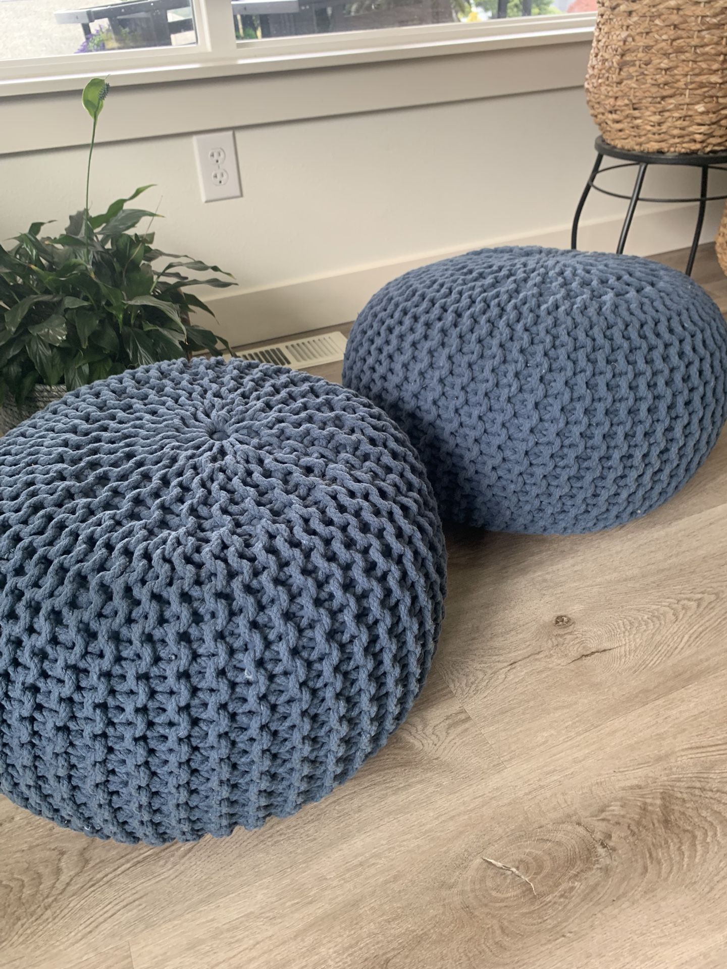 2 Futons
