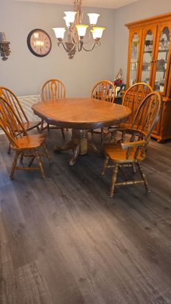Oak Pedestal Dining Table with 6 Chairs