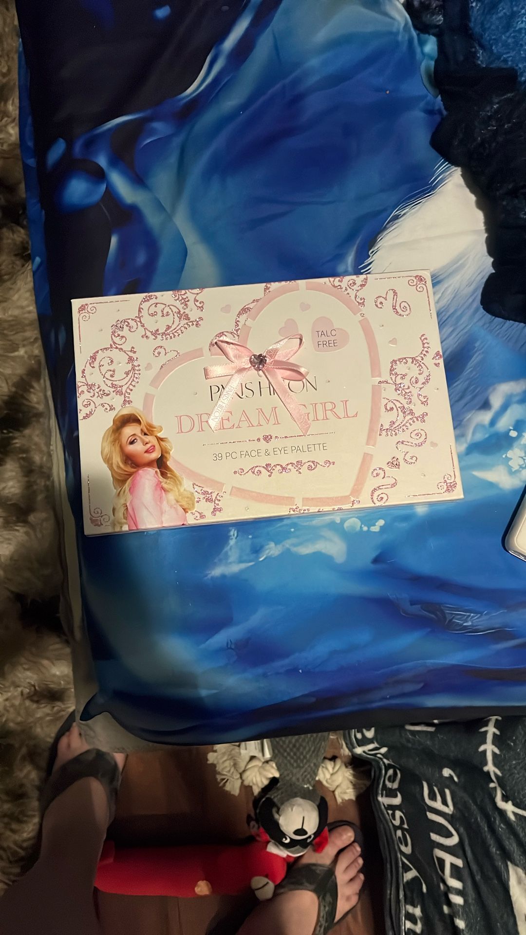 Paris Hilton Pallet