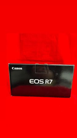 Canon EOS R7 Mirrorless Camera