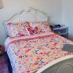 Elegant Full Bed + Mattress & Matching Bench 🌸