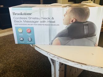 Brookstone Cordless Shiatsu Neck And Back Massager With Heat 