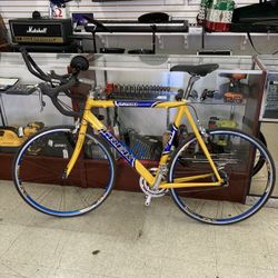 Trek Alpha Series 2200 Aluminum Road Bicycle. 