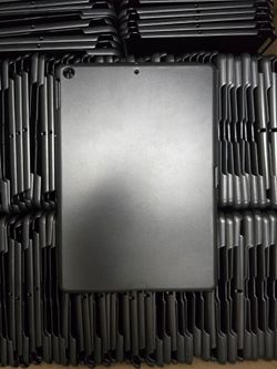 iPad (7th, 8th, 9th Gen) Minimalist Polycarbonate Shell Case