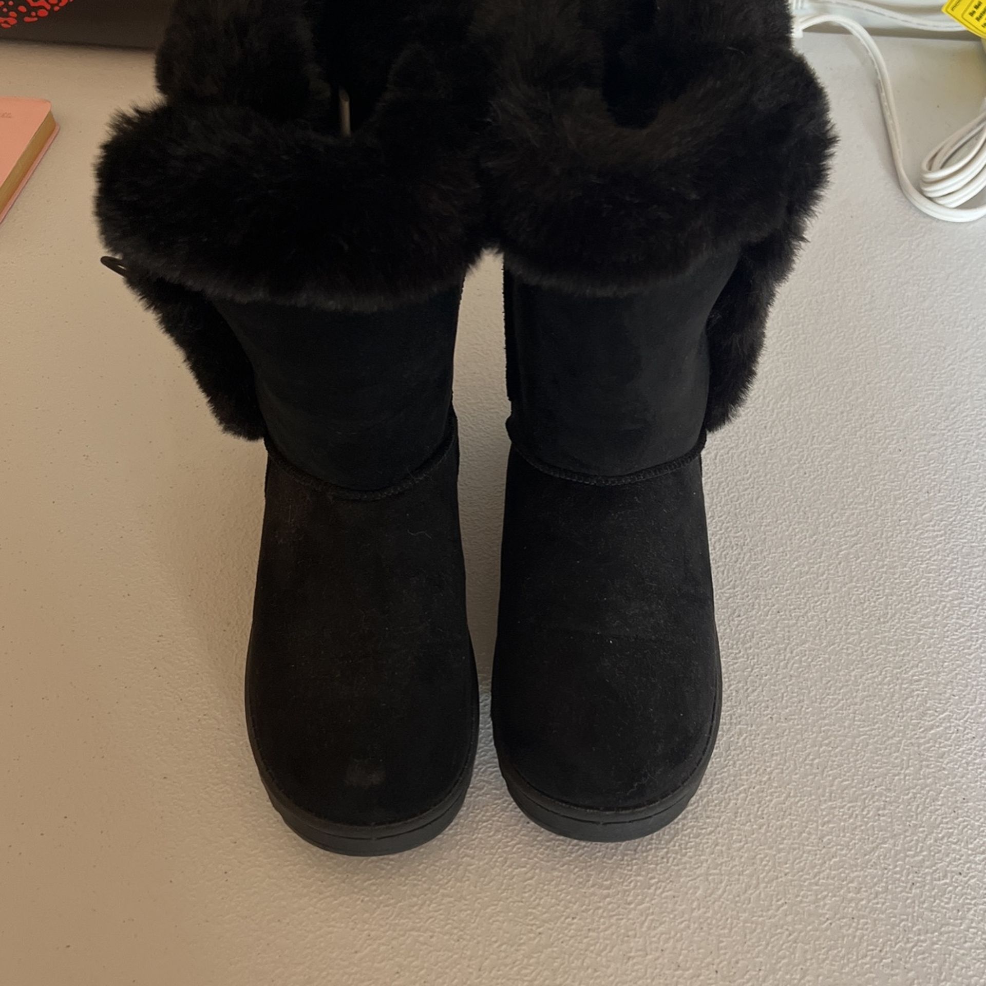Snow Boots Size 6.5 Woman’s 