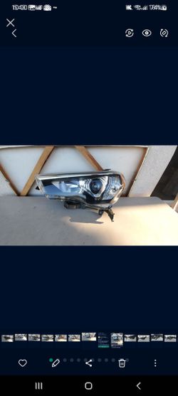 2021 - 2024 TOYOTA 4RUNNER LEFT HEADLIGHT HIGH BEAM LED  DRIVER SIDE GENUINE USED OEM.  XX1