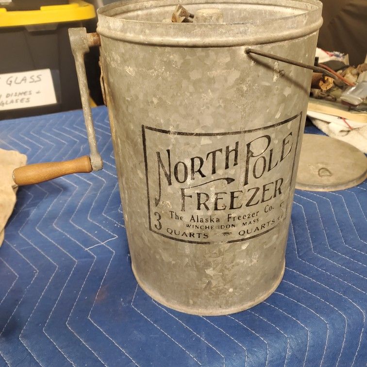 North Pole  Freezer: Ice Cream Maker 