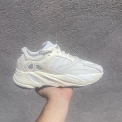 Yeezy 700 “Analog”