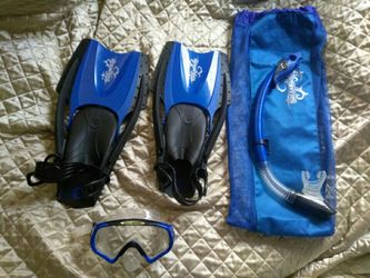 SWIMMING DIVING FLIPPERS READ DETAILS
