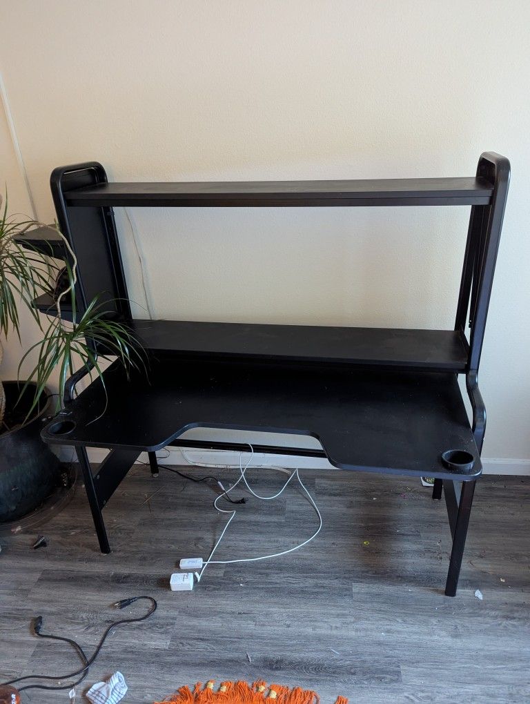 IKEA Fredde Gaming Desk 