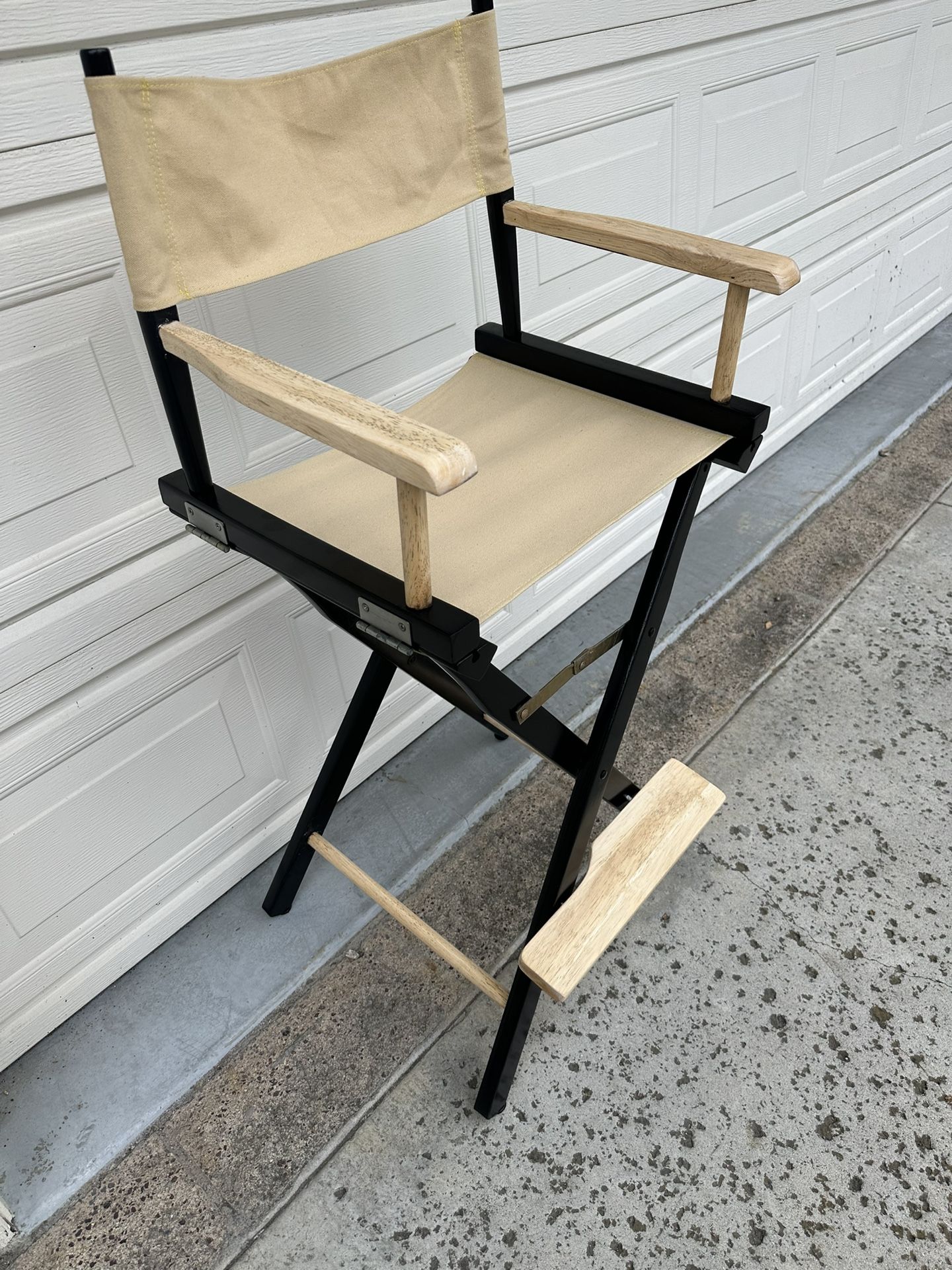 Directors Chair ( Make Me An Offer )