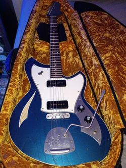Novo Miris J Electric Guitar in Lake Como Blue