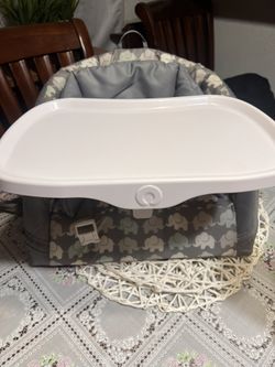 Boppy Baby Chair, Elephant Walk, Gray