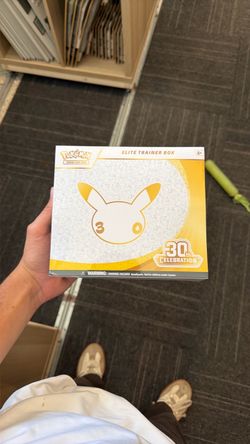 Pokémon TCG 30th Celebration Elite Trainer Box