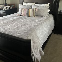 Queen Size., Wood Bed Frame / Mattress Not Included