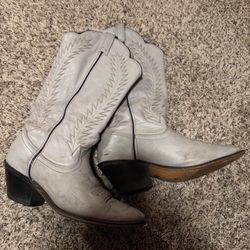 Women’s Cowgirl Boots 