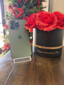 Valentine’s Day Sale! 🌹❤️ iPhone 13 Pro Unlocked 256GB - Green