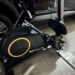 Circuit Fitness Deluxe Foldable Magnetic Rowing Machine With 8 Resistance Settings, Transport Wheels And Bluetooth.