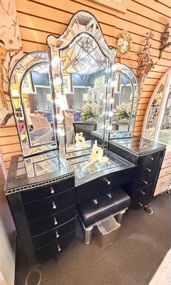 AICO By Michael Amini HOLLYWOOD SWANK Vanity