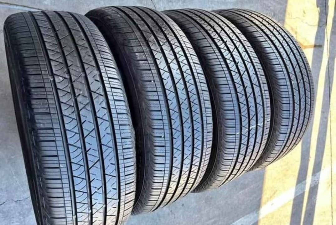 235 55 19 Tires Con 80% De Vida Las 4 De La Marca CONTINENTAL