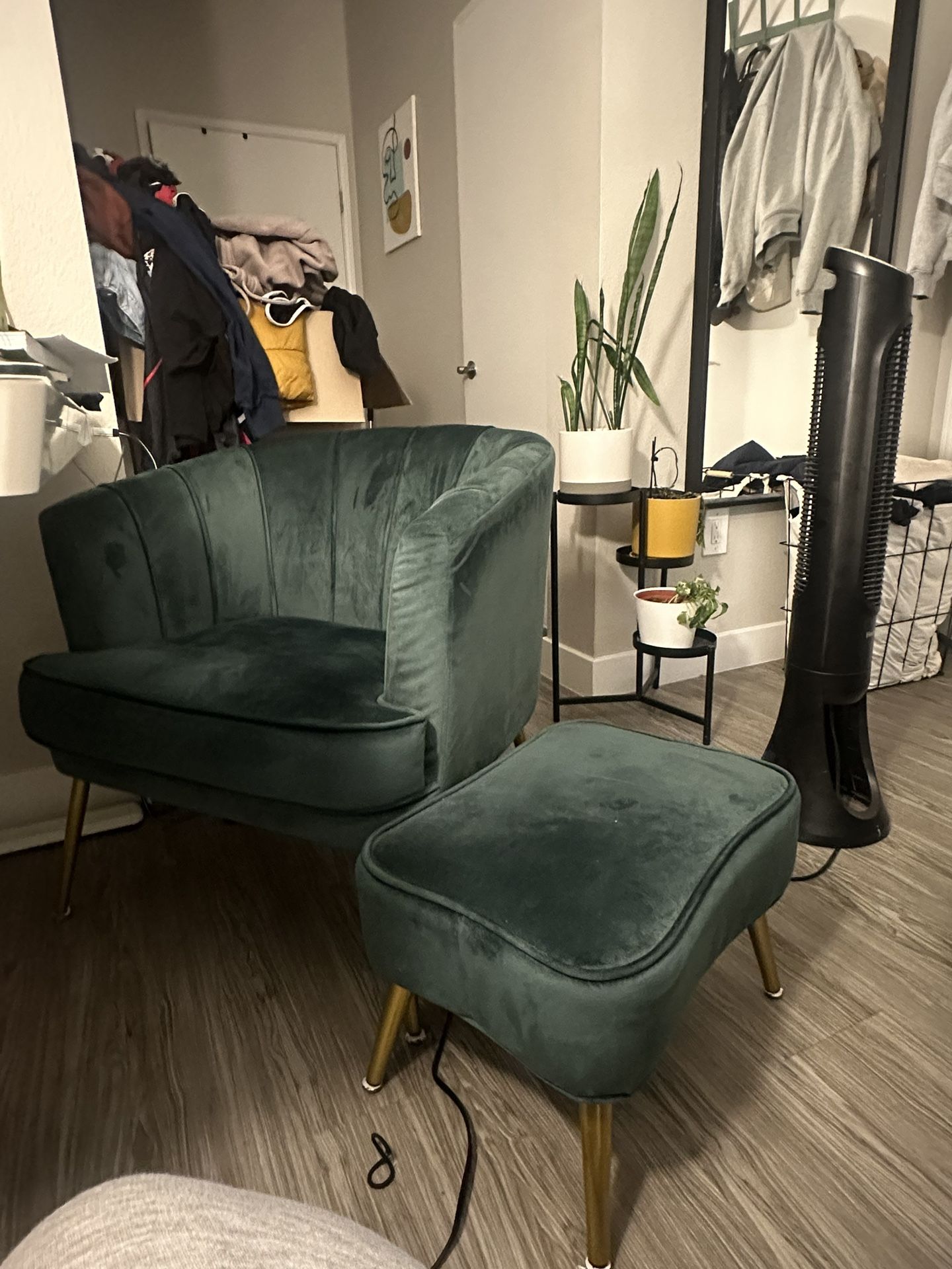 Lounge Chair With Ottoman 