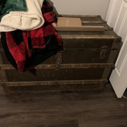 Antique Looking Trunk Offer