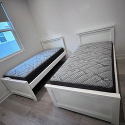 White Twin Bed With Mattress 