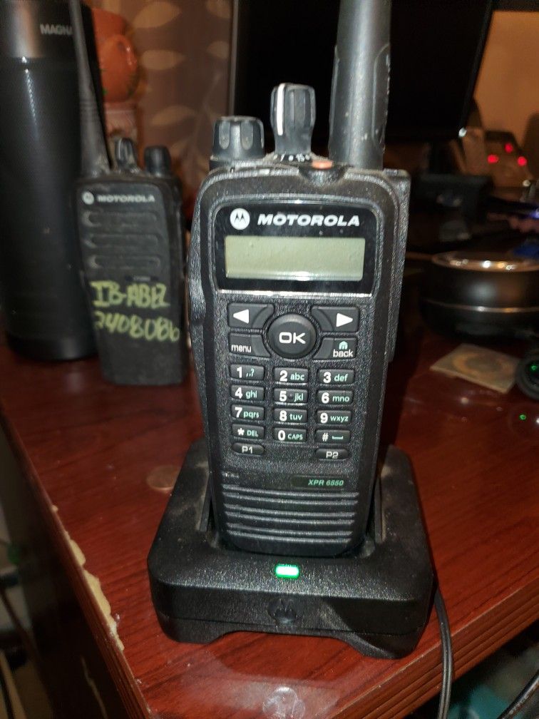 Motorola xpr 6550 VERY VERY LITTLE USE.