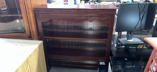ESTANTE DE MADERA Y VIDRIO