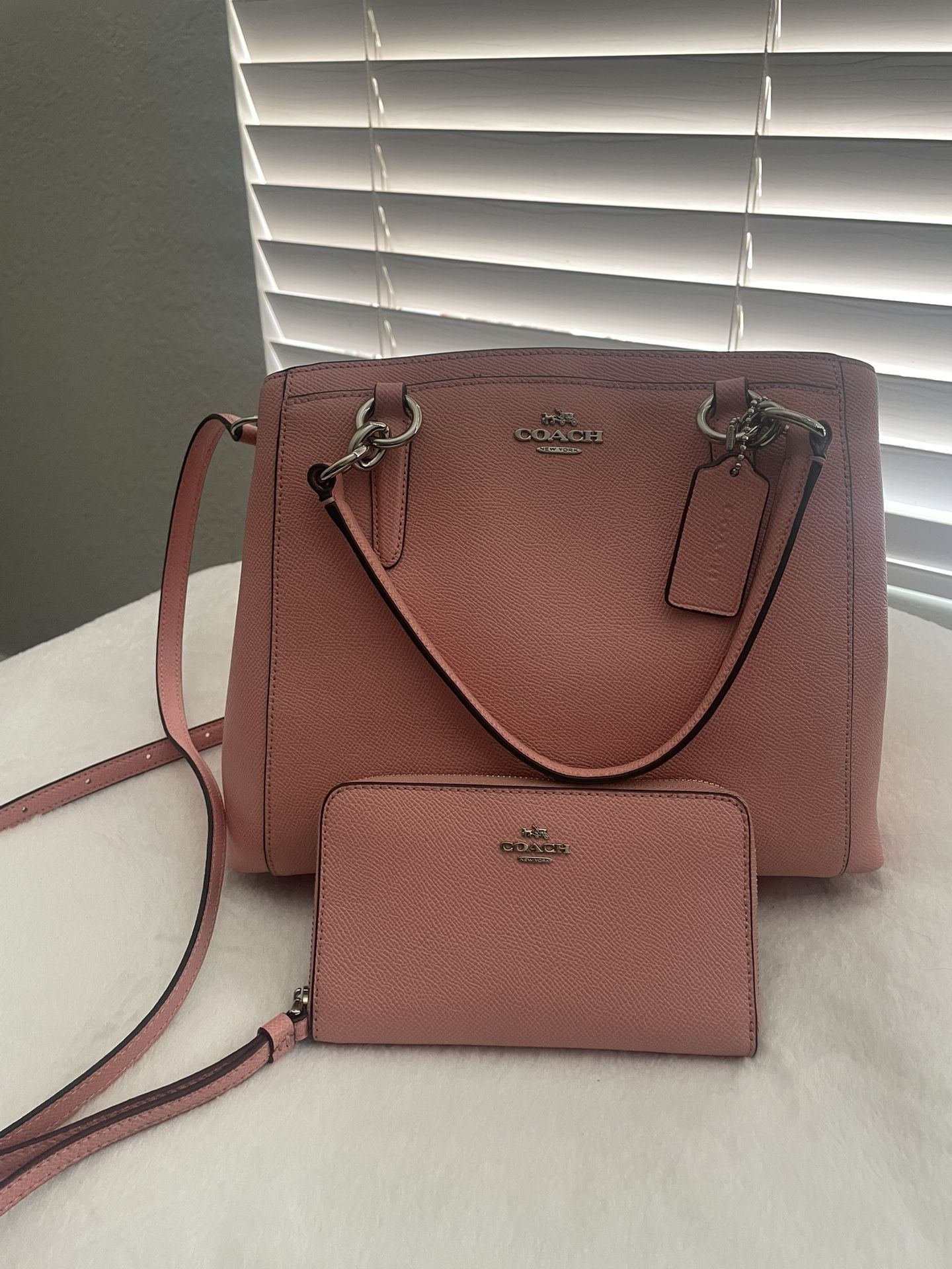 !!COACH PURSE AND WALLET SET!!NEW