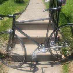 Vintage RALEIGH ROAD BIKE. 