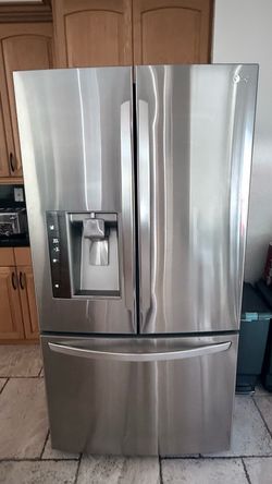 LG Stainless Steel French Door Refrigerator (Super capacity 31 ft.³)