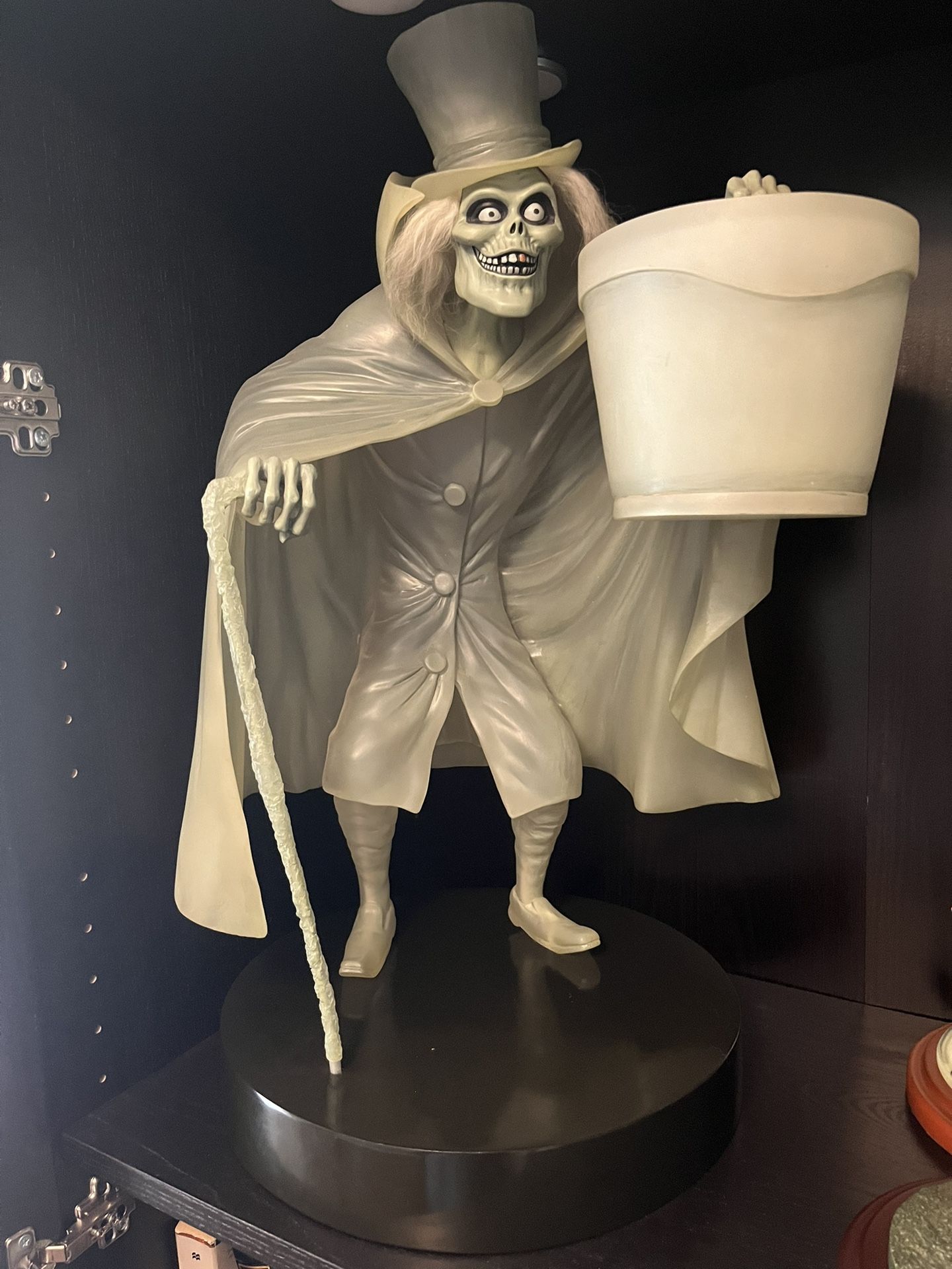 Disney Haunted Mansion Hatbox Ghost Big Fig LE Rare for Sale in Galt, CA OfferUp