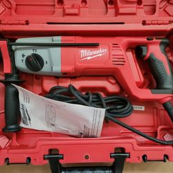 Milwaukee 8 Amp Corded 1 in. SDS D-Handle Rotary Hammer