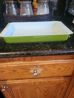 Vintage Pyrex 28