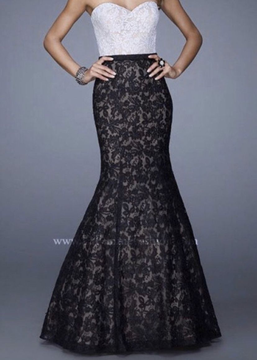 #Prom - New Beautiful La Femme French Lace Strapless Dress