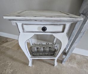 White Stand