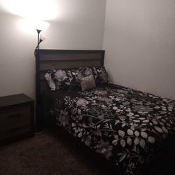 Queen Size Bedroom Set 