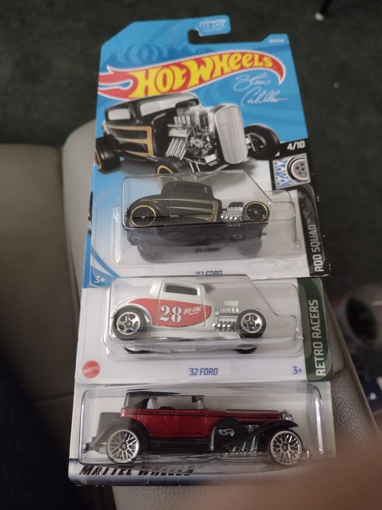 Hot Wheels Bundle Blue Card 1997 Mercedes 540K,  2017 Blue Card Black 32 Ford, Green 32 Ford So Cal White 32 Ford. 31 Doozie   Cash Porch PU Redmond 